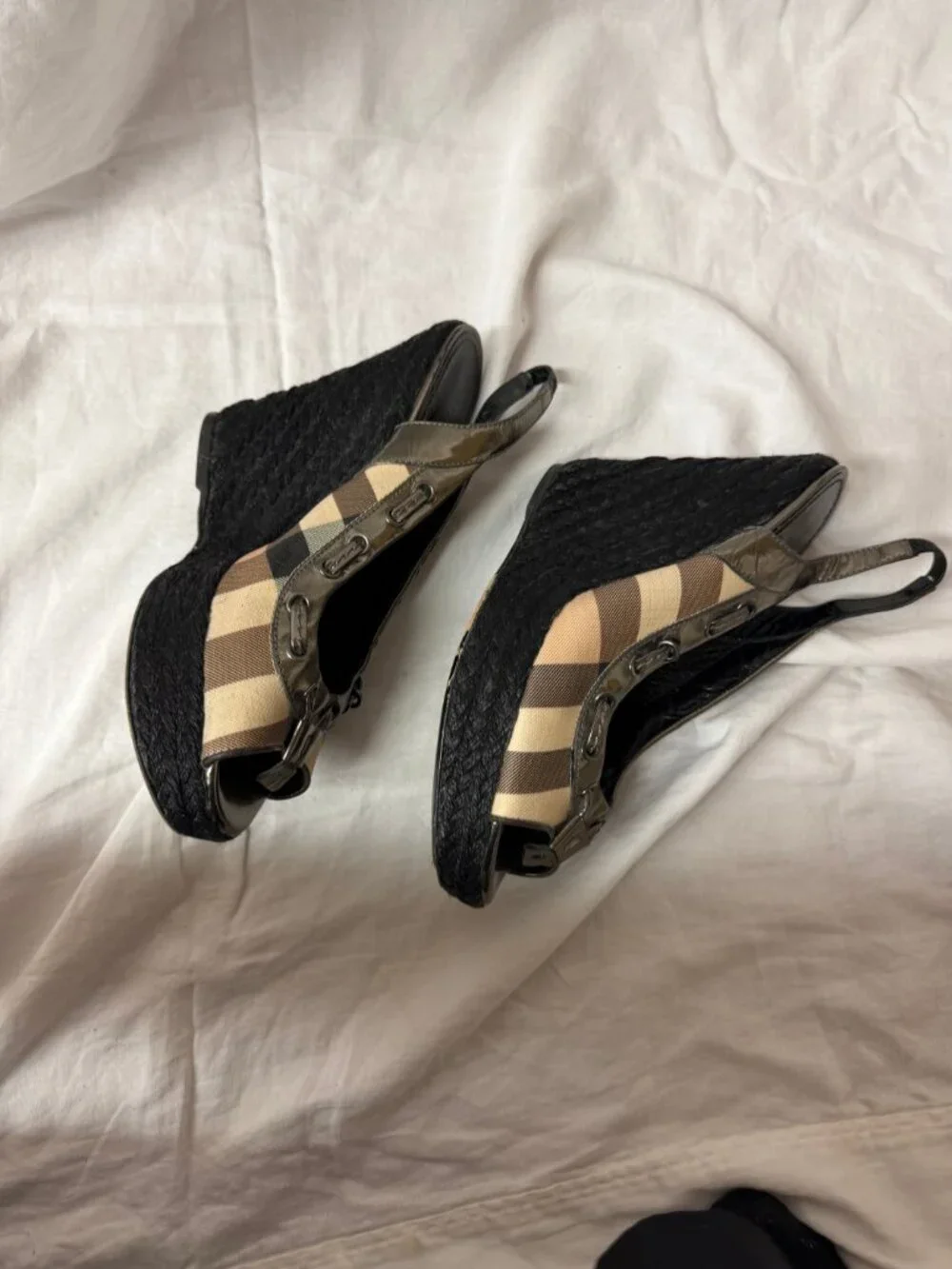 Burberry reposhing this
